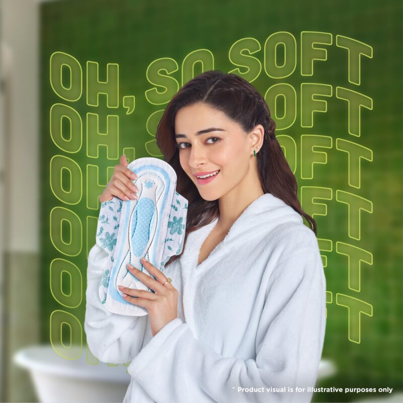 Whisper Ultra Upto No Gap No Leaks Sanitary Pads, 48 XL Pads, For Heavy Flow Protection, With CURVEWEAR™ Technology, Cotton Like Softness, Disposable Wrapper, Locks Odour & Wetness - Image 7