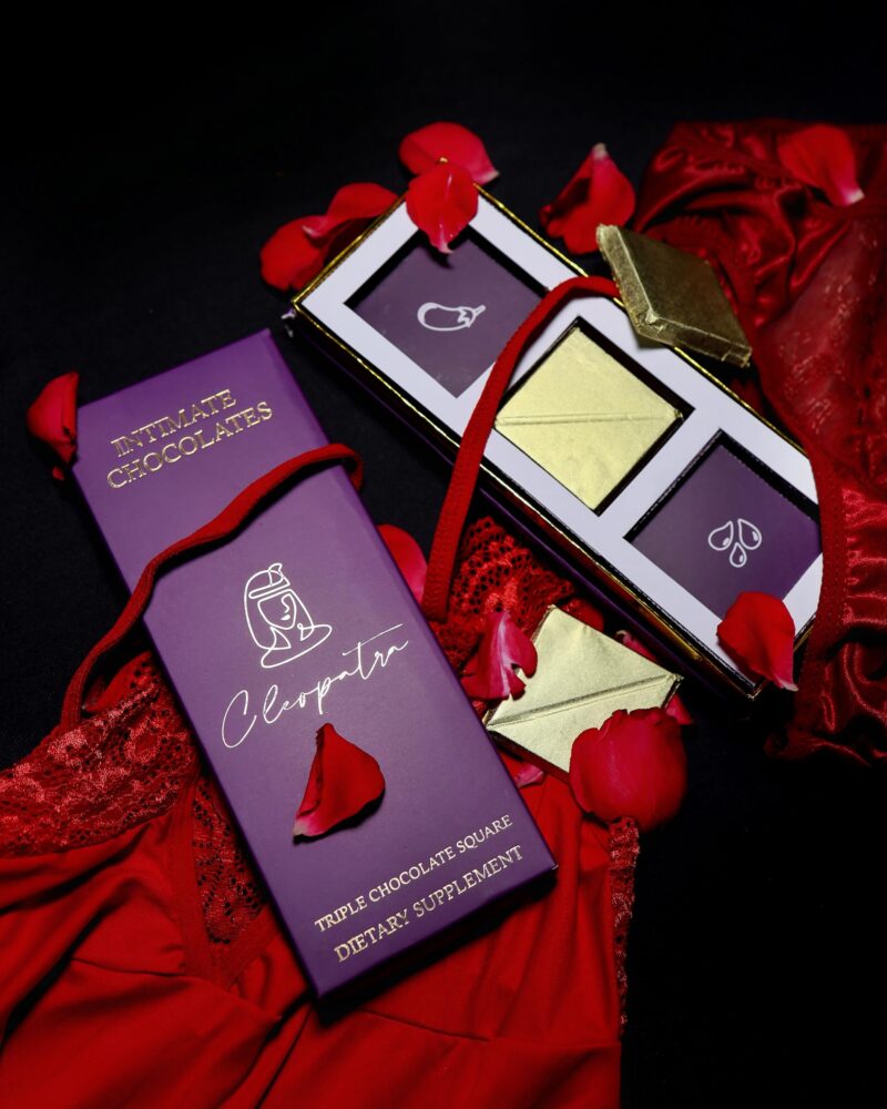 Cleopatra Luxury Milk Chocolate Bars For Uplifting Mood, Vitality, Enjoyment Best Gift Set Ideal For Men & Women, Vegetarian And Gluten-Free 60g With 1 Handcuffs (Hathkadi) & 2 Dice, 60 gram - Image 6